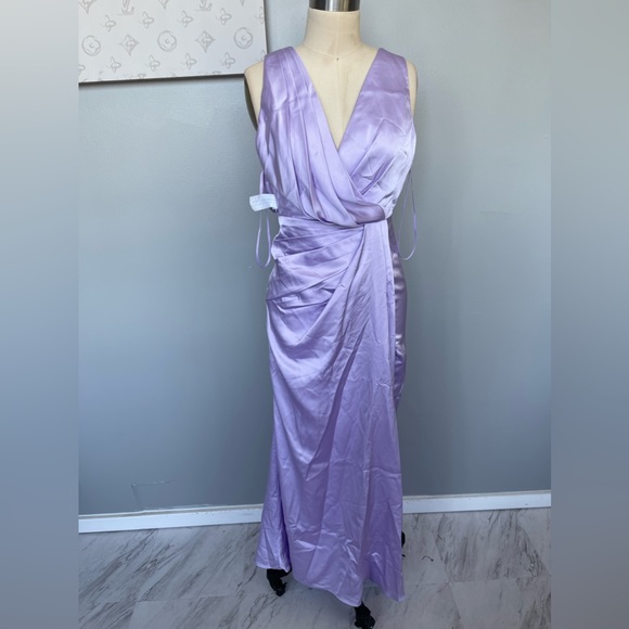 Fame and Partners Dress- lilac silk with ruffle design - Picture 1 of 4
